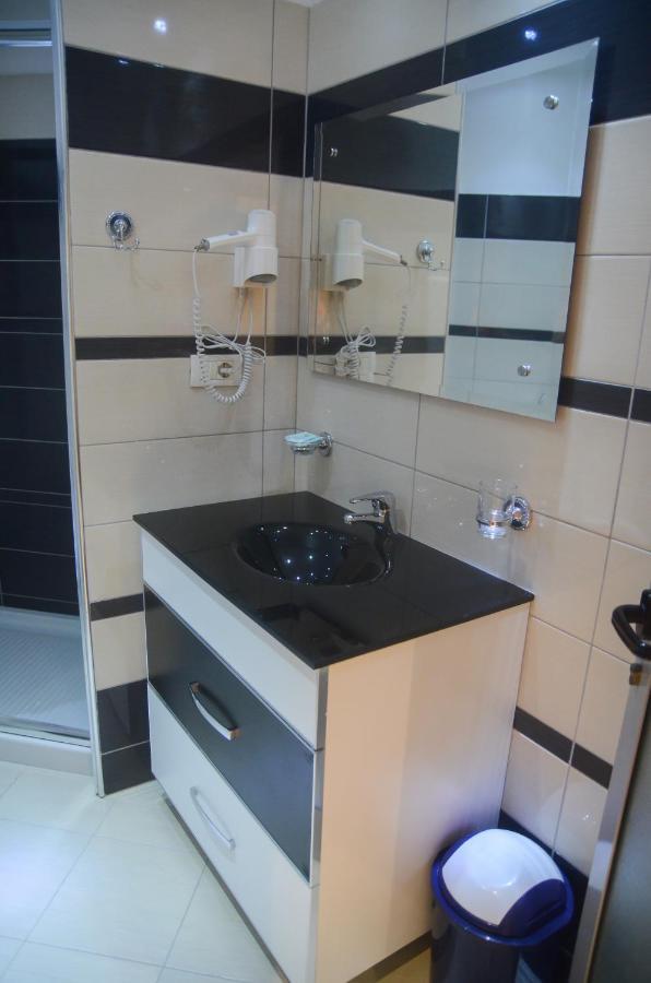 Imperial Hotel Ih Elbasan Room photo