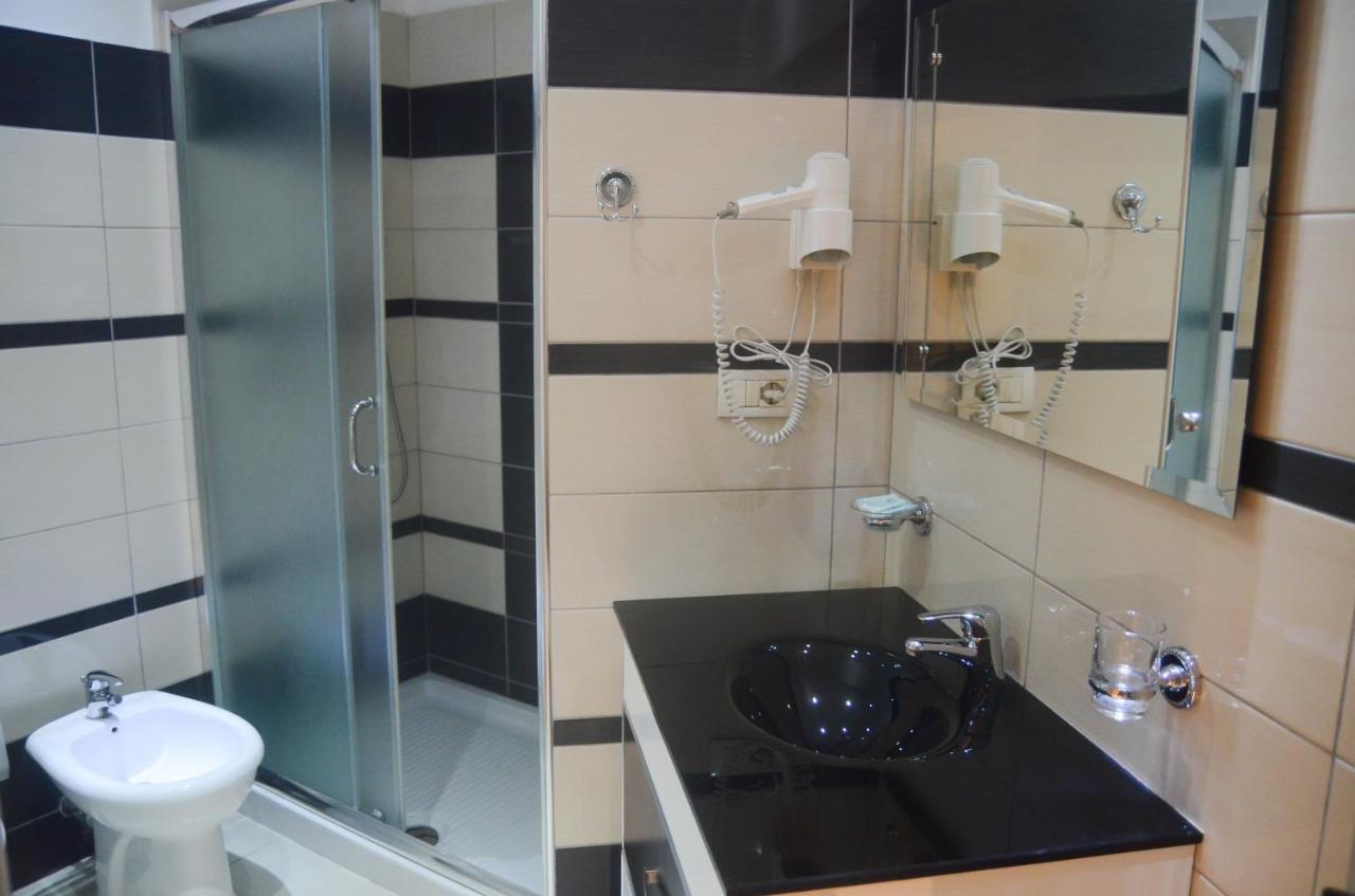 Imperial Hotel Ih Elbasan Room photo