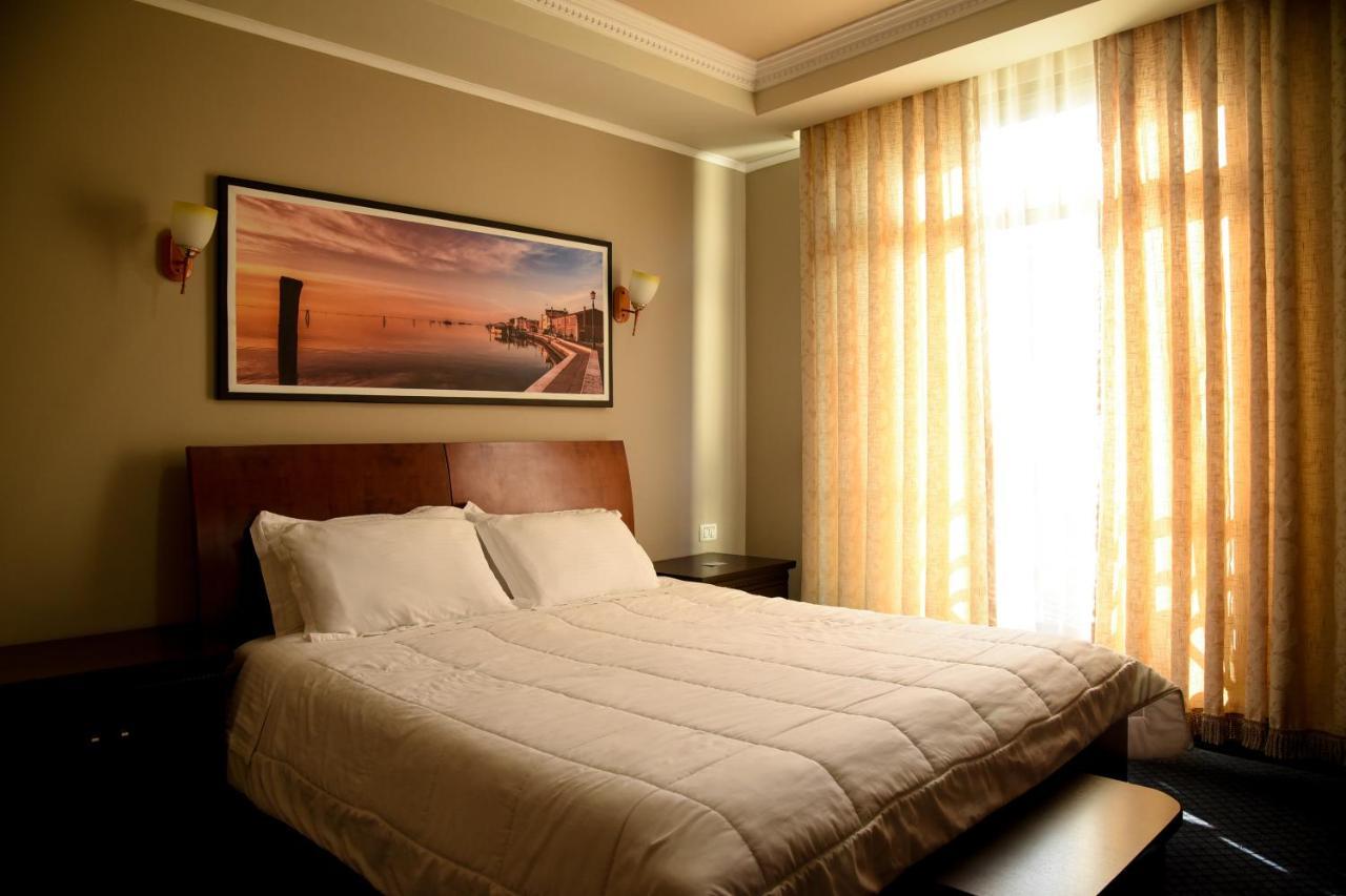 Imperial Hotel Ih Elbasan Exterior photo