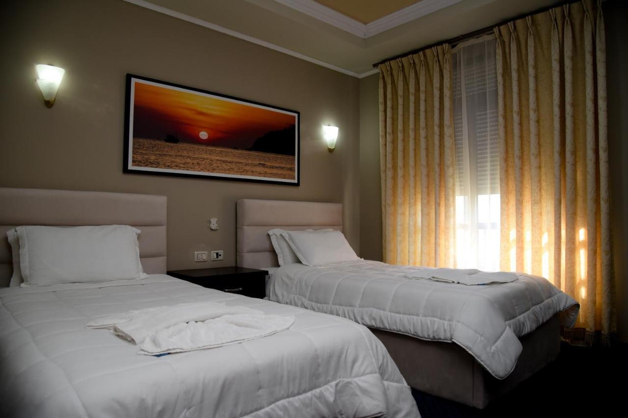 Imperial Hotel Ih Elbasan Exterior photo
