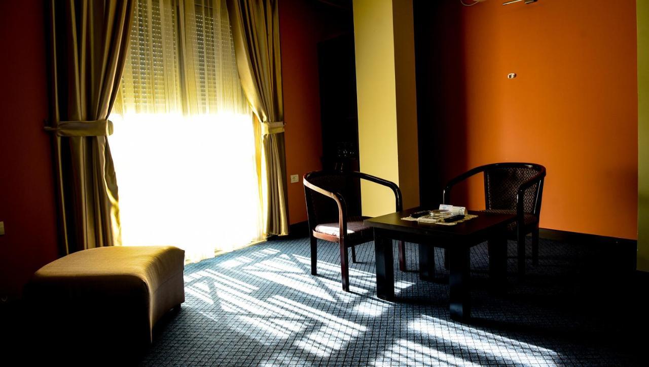 Imperial Hotel Ih Elbasan Exterior photo